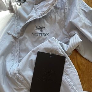 NWT Arc’teryx Atom SL Hoody